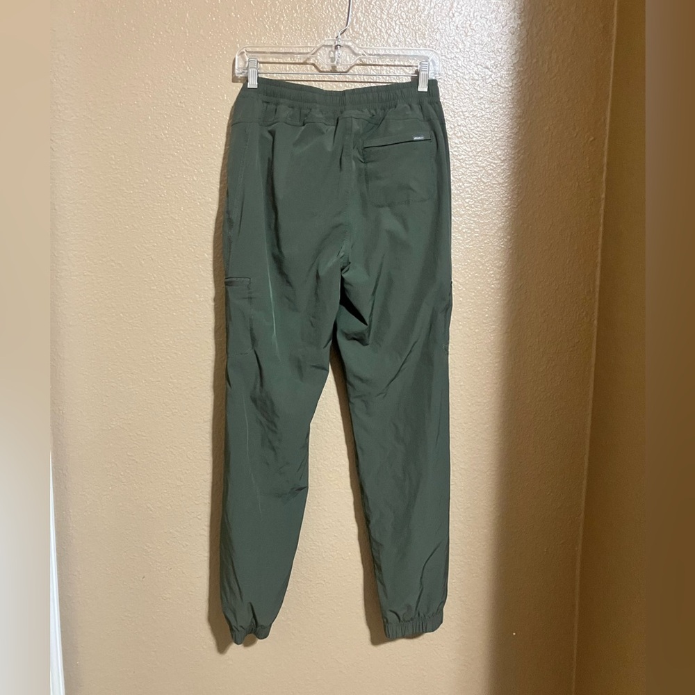 Eddie Bauer woman’s lined Pants with 3 zipped pockets. - Picture 2 of 6